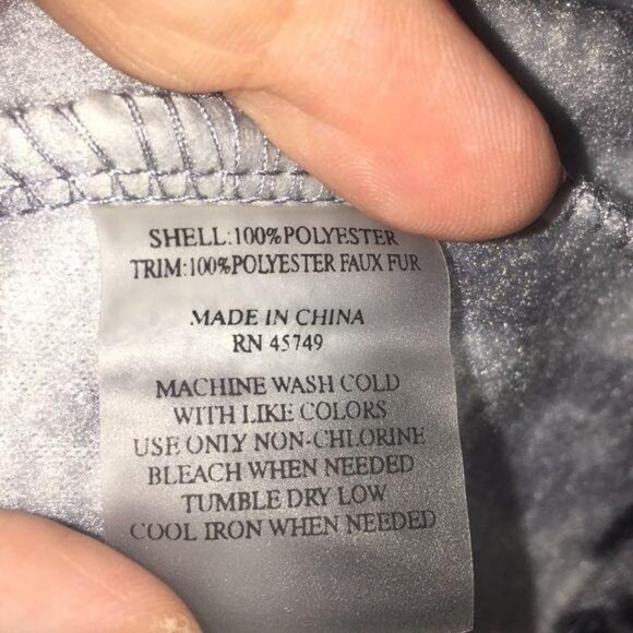 Three Hearts Women's Medium Sleeveless Fleece Vest - Picture 4 of 4